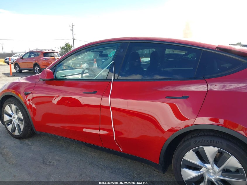 2022 Tesla Model Y Long Range Dual Motor All-Wheel Drive VIN: 7SAYGDEE6NF368964 Lot: 45682283