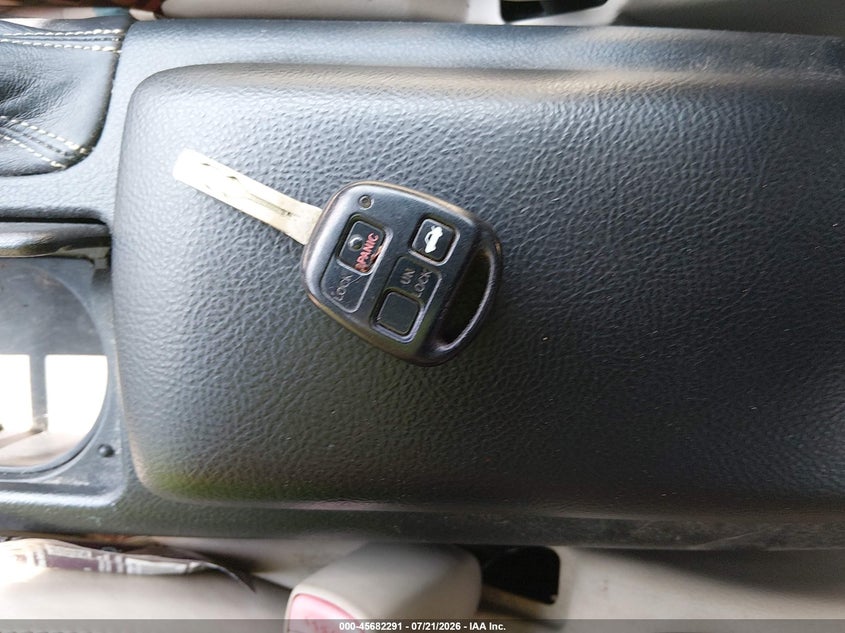 2001 Lexus Is 300 VIN: JTHBD182510028384 Lot: 45682291