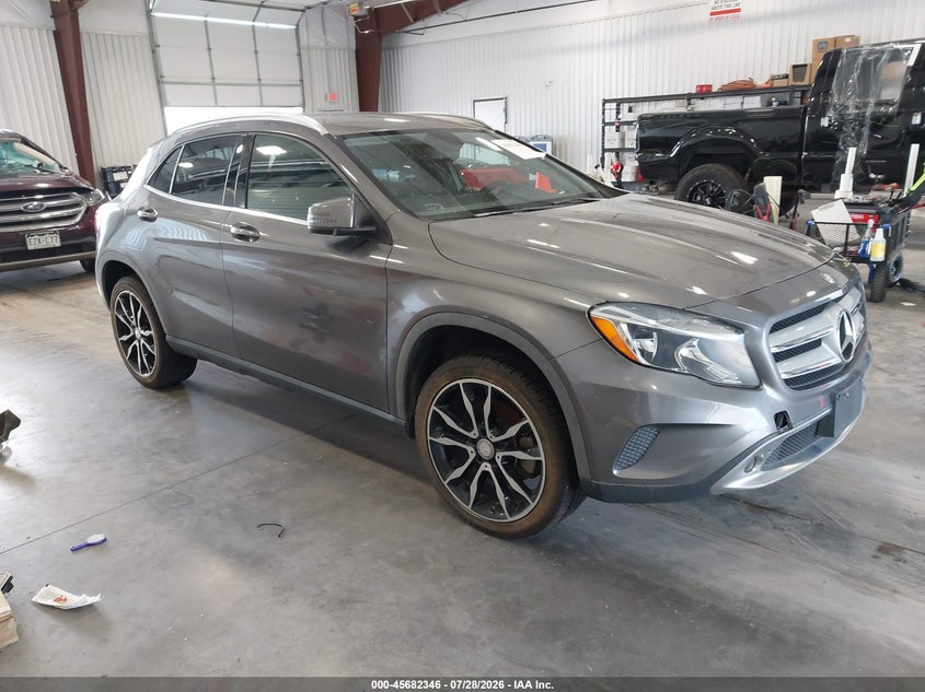 2015 MERCEDES-BENZ GLA 250 — zdjęcie z aukcji