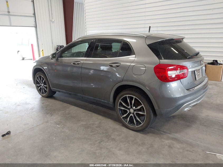 2015 MERCEDES-BENZ GLA 250 — zdjęcie 3