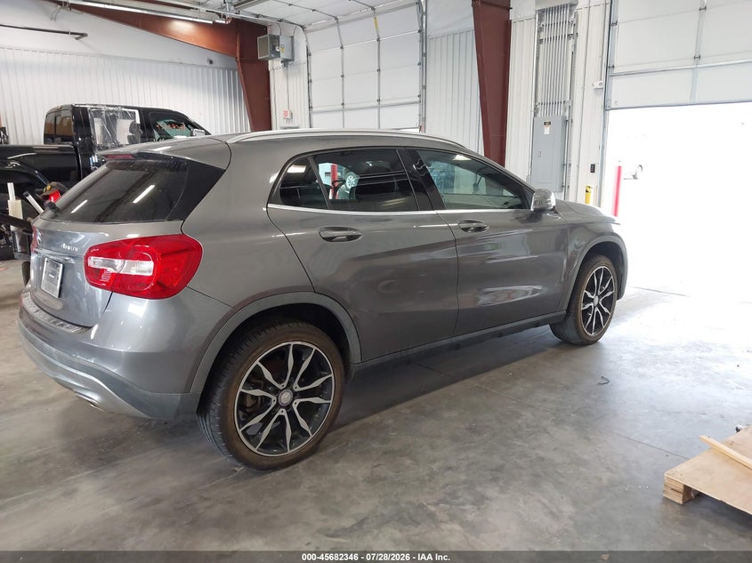 2015 MERCEDES-BENZ GLA 250 — zdjęcie 4
