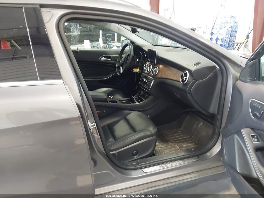 2015 MERCEDES-BENZ GLA 250 — zdjęcie 5