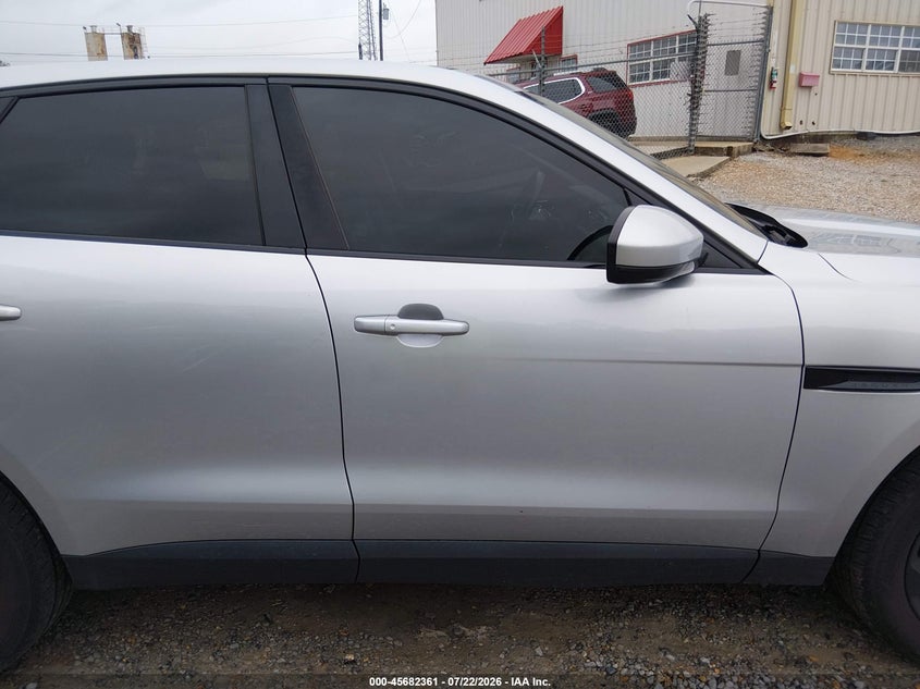 JAGUAR F-PACE - zdjęcie 13