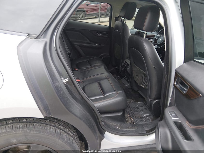 JAGUAR F-PACE - zdjęcie 8