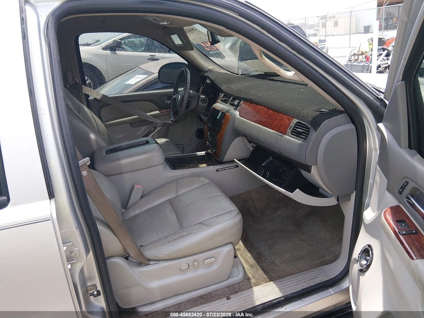 2010 CHEVROLET TAHOE auction photo 5