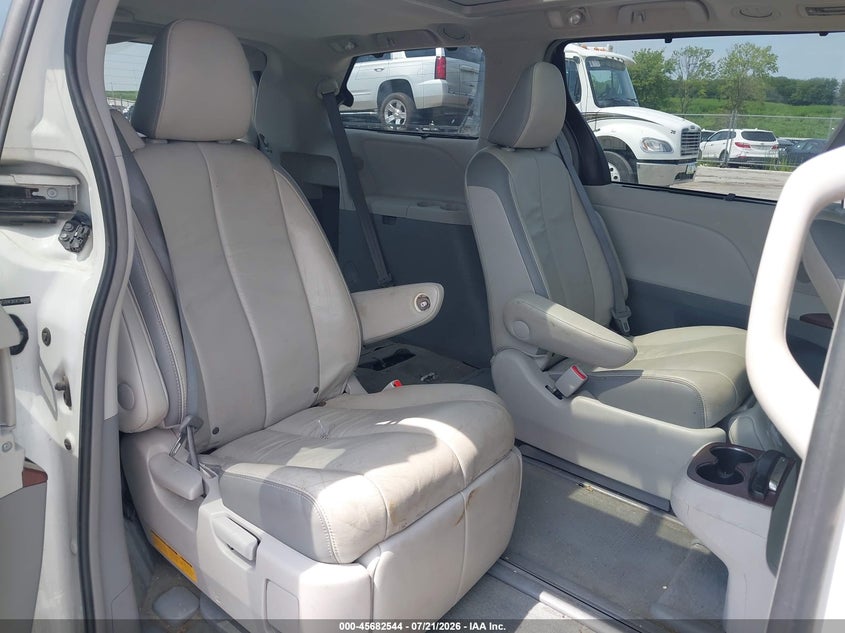 2014 Toyota Sienna Limited V6 7 Passenger VIN: 5TDYK3DC4ES464089 Lot: 45682544