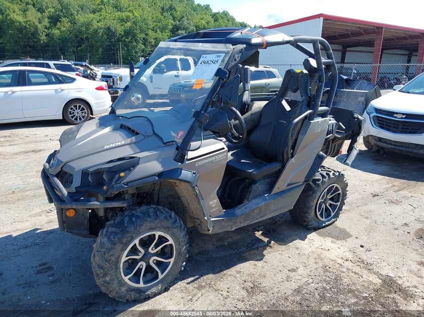 2015 CAN-AM COMMANDER auction photo 2