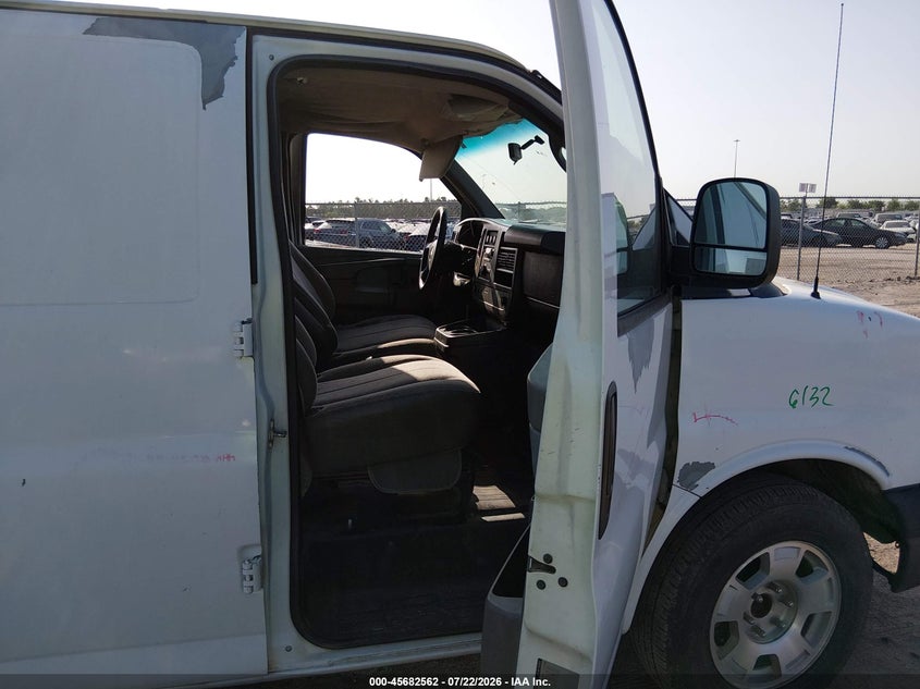 2011 CHEVROLET EXPRESS 1500 auction photo 5