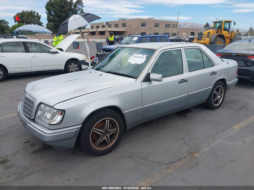 1994 MERCEDES-BENZ E auction photo 2