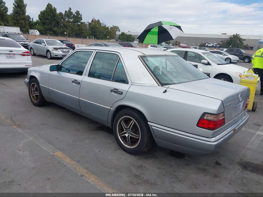 1994 MERCEDES-BENZ E auction photo 3