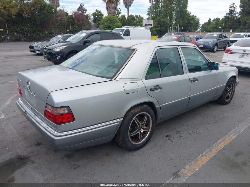 1994 MERCEDES-BENZ E auction photo 4