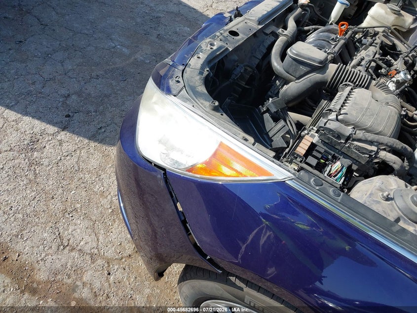 2011 HYUNDAI SONATA auction photo 6