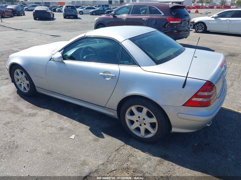 2003 MERCEDES-BENZ SLK 230 auction photo 3