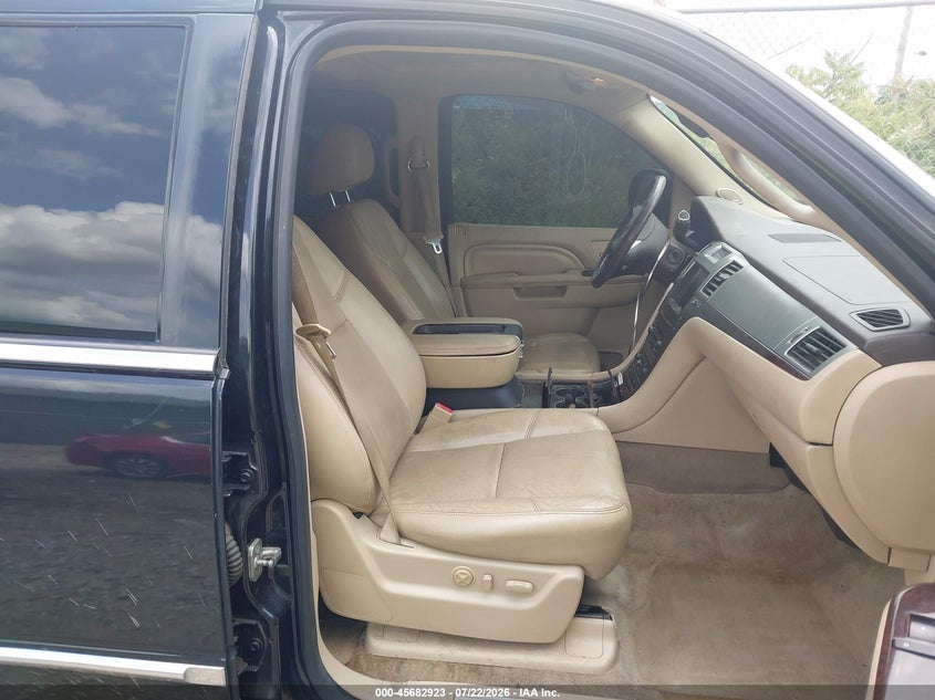 2012 CADILLAC ESCALADE ESV auction photo 5