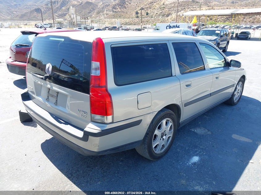 2001 VOLVO V70 auction photo 4