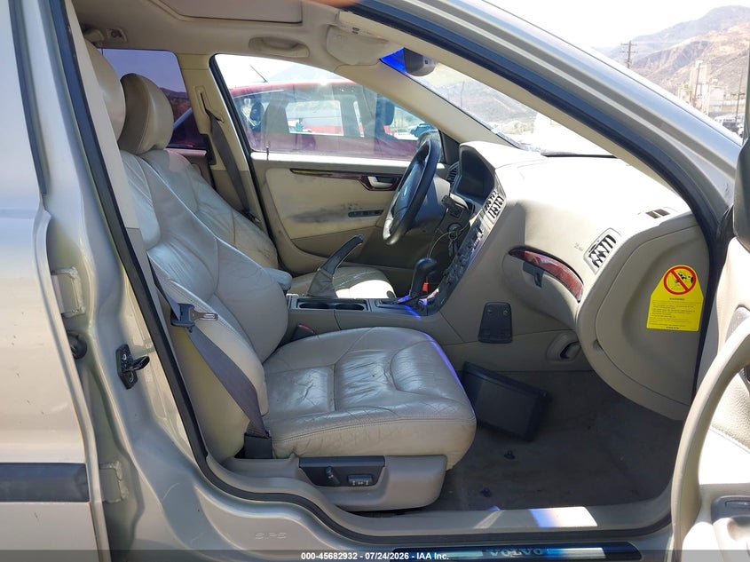 2001 VOLVO V70 auction photo 5