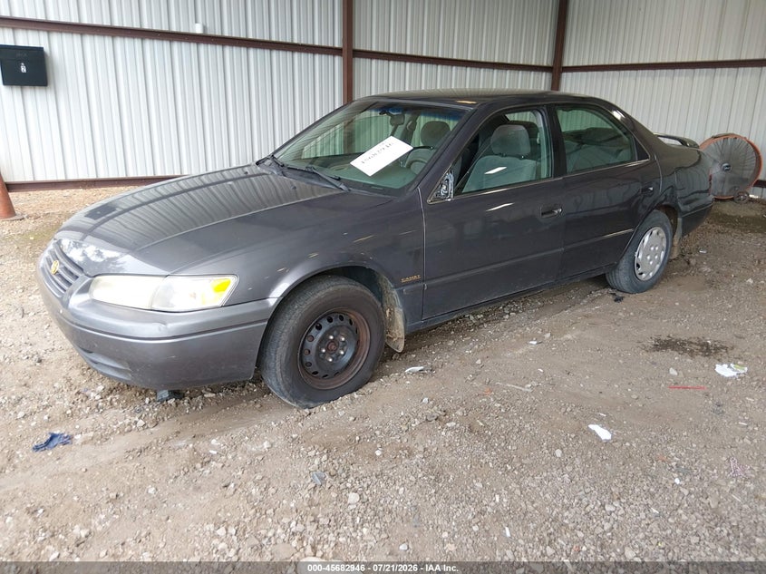 1999 Toyota Camry Le, Левый зад, IAAI, VIN 4T1BG22K3XU616580 — фото 2