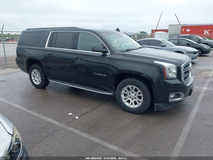 2017 GMC YUKON XL auction photo 1
