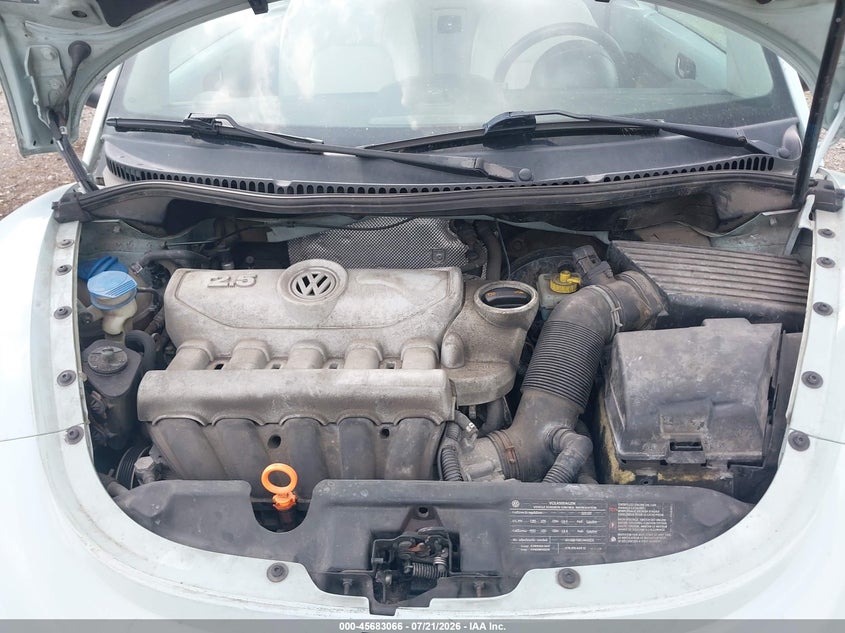2010 Volkswagen New Beetle 2.5L Final Edition VIN: 3VWRG3ALXAM011063 Lot: 45683066