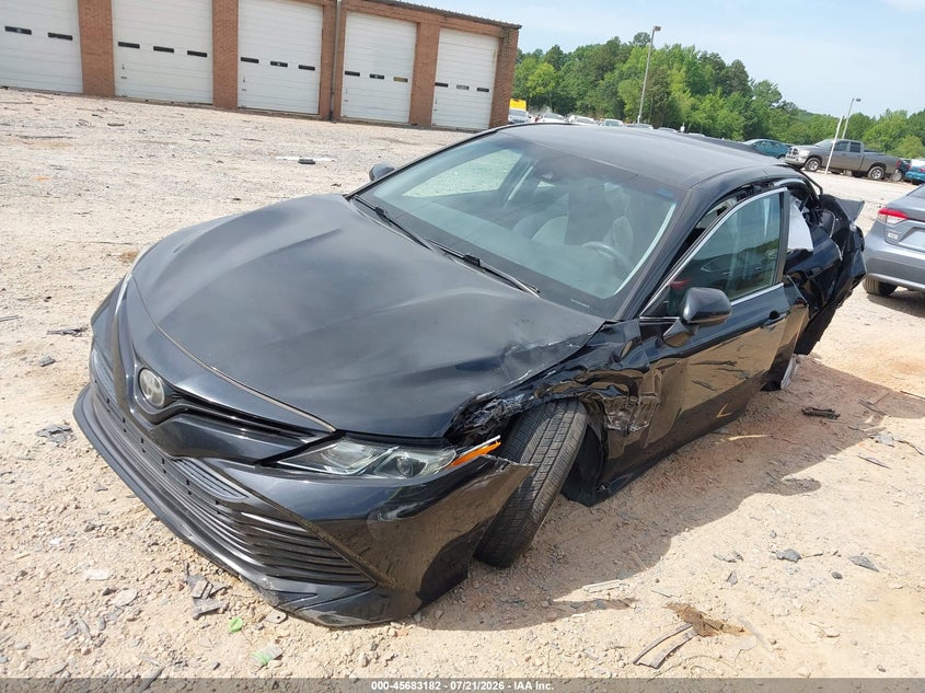 2018 Toyota Camry Le, Удар сзади, IAAI, VIN 4T1B11HK7JU052989 — фото 2