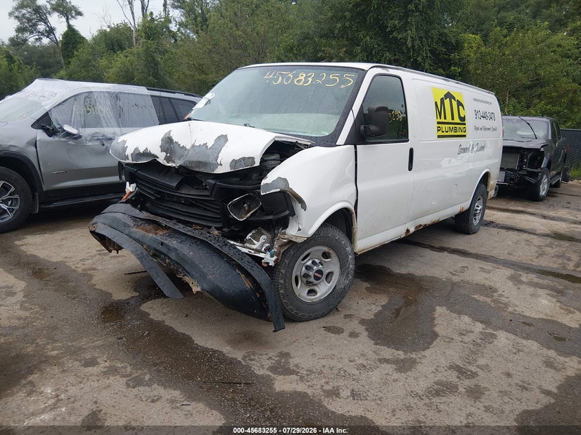 2010 GMC SAVANA 2500 auction photo 2