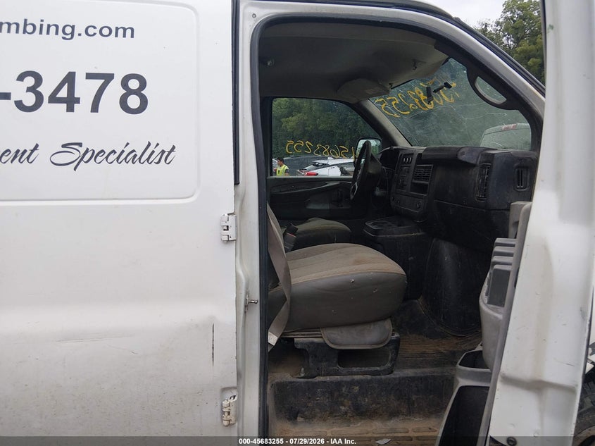 2010 GMC SAVANA 2500 auction photo 5