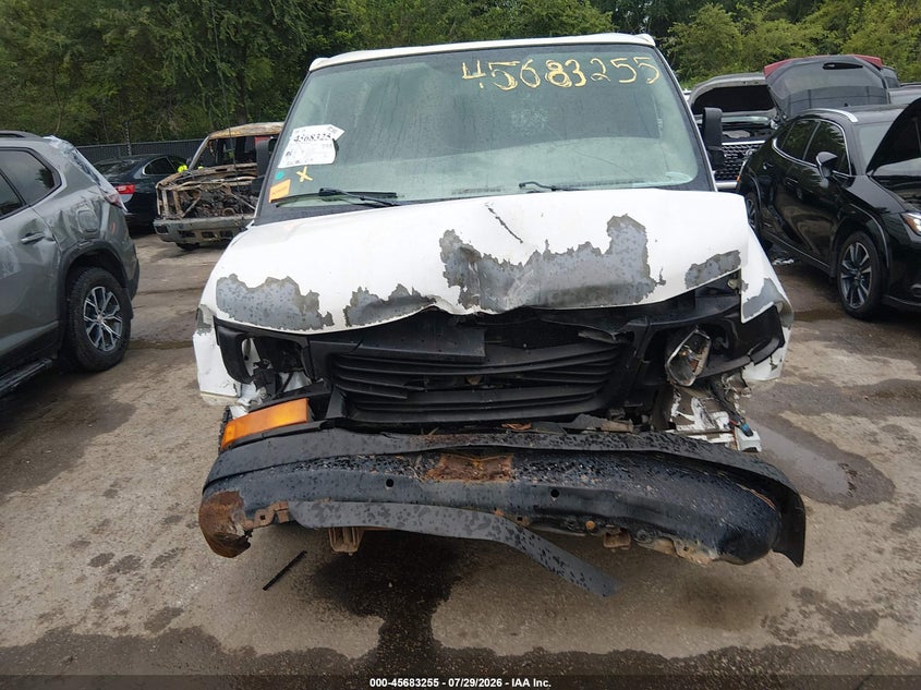 2010 GMC SAVANA 2500 auction photo 6