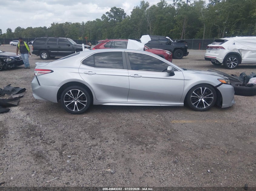 TOYOTA CAMRY - zdjęcie 14