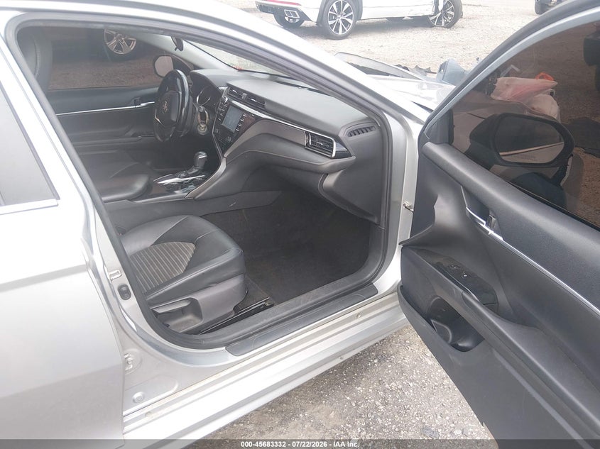 TOYOTA CAMRY - zdjęcie 5