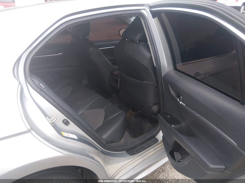TOYOTA CAMRY - zdjęcie 8