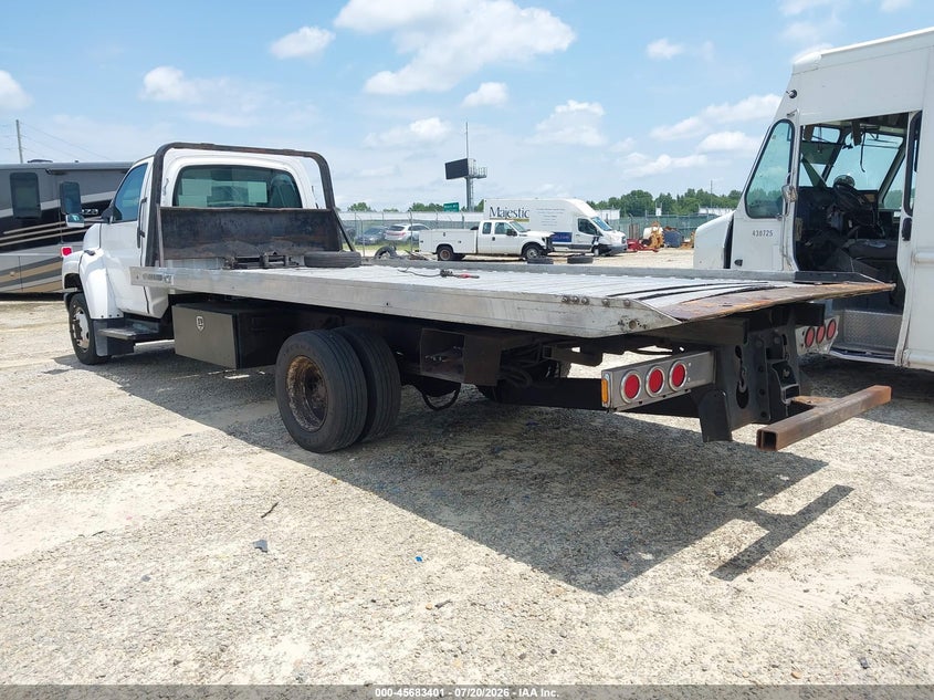 2005 GMC C5500 auction photo 3