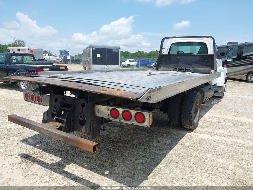 2005 GMC C5500 auction photo 4
