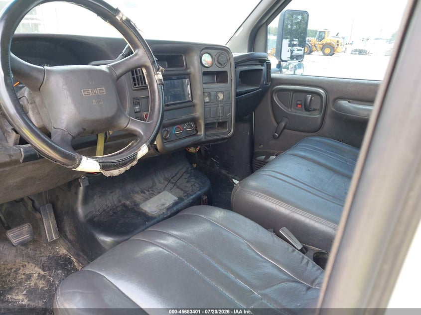 2005 GMC C5500 auction photo 7
