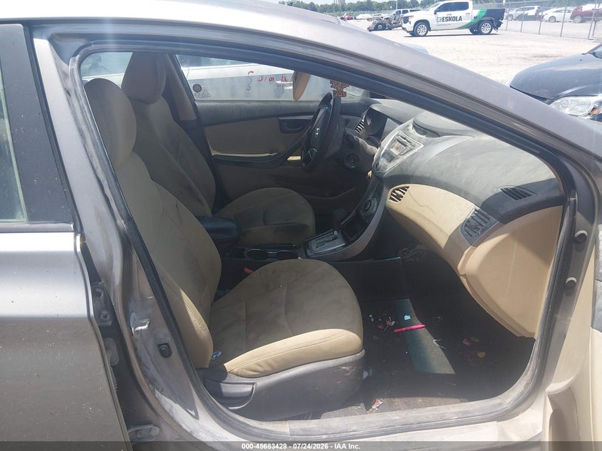 2012 HYUNDAI ELANTRA auction photo 5
