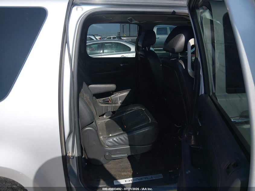 2012 GMC YUKON XL 1500 auction photo 8