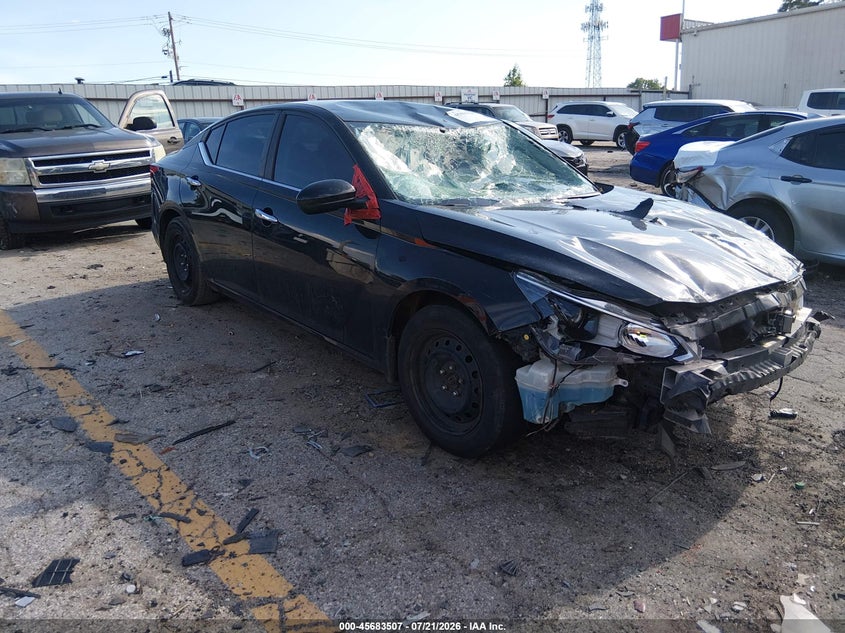 2019 NISSAN ALTIMA auction photo 1