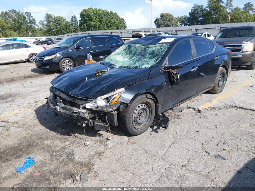 2019 NISSAN ALTIMA auction photo 2