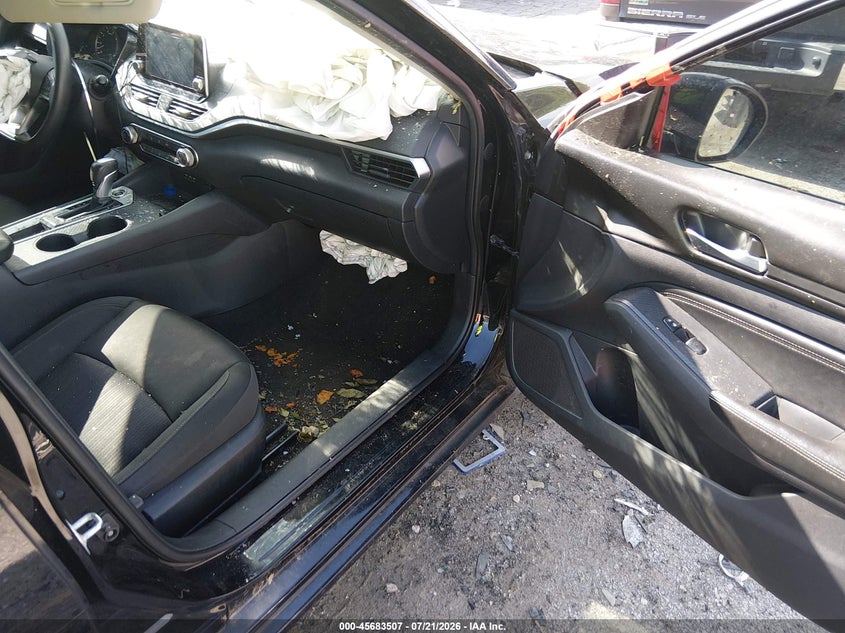 2019 NISSAN ALTIMA auction photo 5