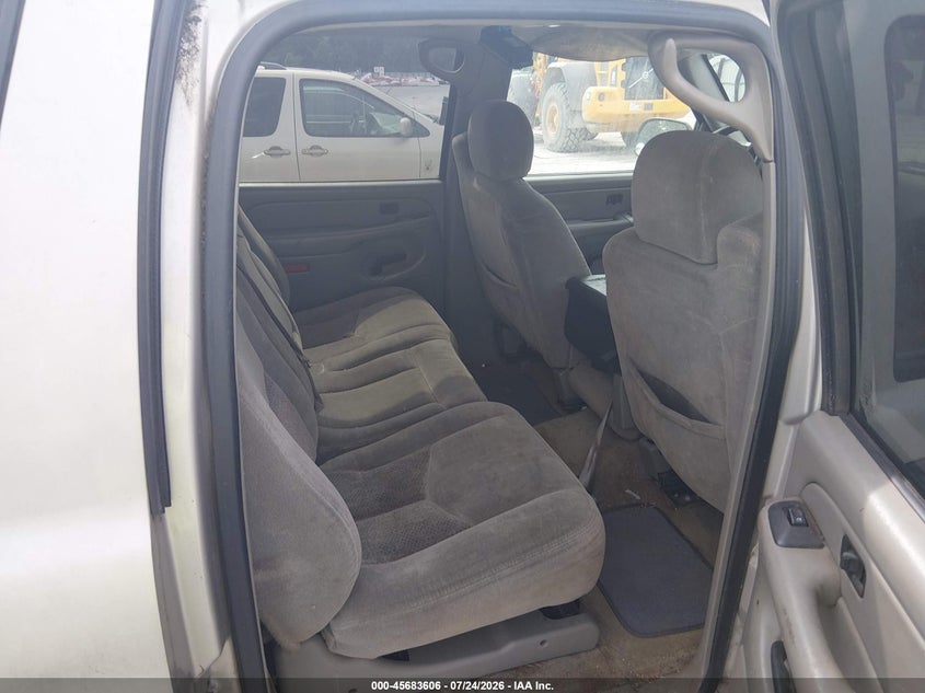 2004 CHEVROLET SUBURBAN 1500 auction photo 8