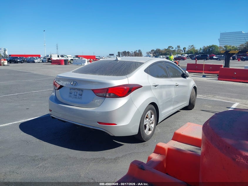 2015 HYUNDAI ELANTRA auction photo 4