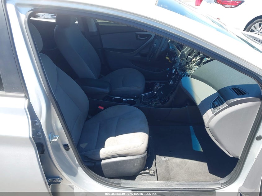 2015 HYUNDAI ELANTRA auction photo 5