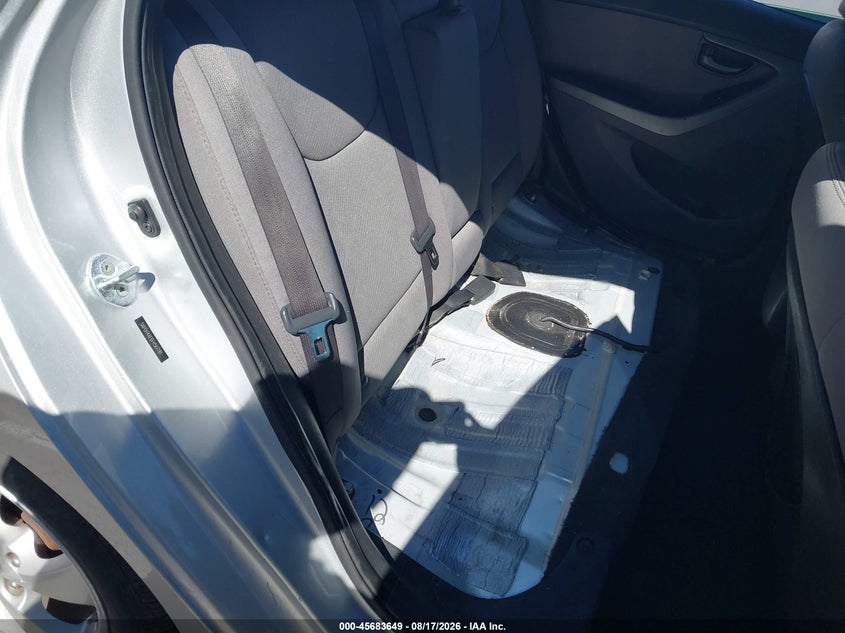 2015 HYUNDAI ELANTRA auction photo 8