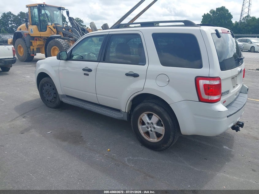 2010 FORD ESCAPE auction photo 3