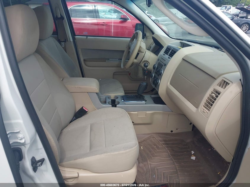 2010 FORD ESCAPE auction photo 5