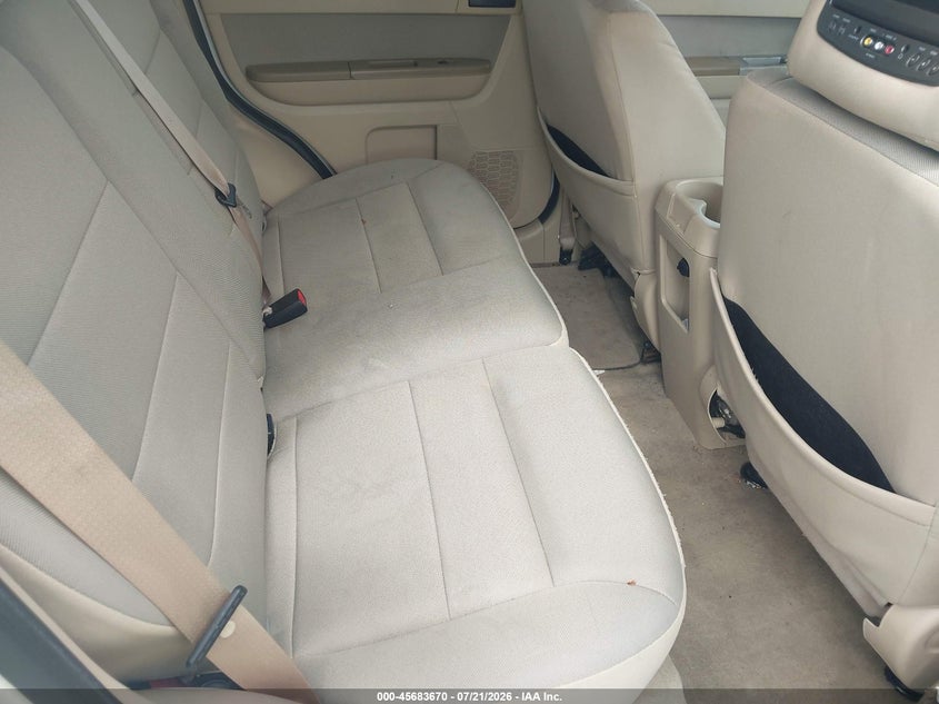 2010 FORD ESCAPE auction photo 8