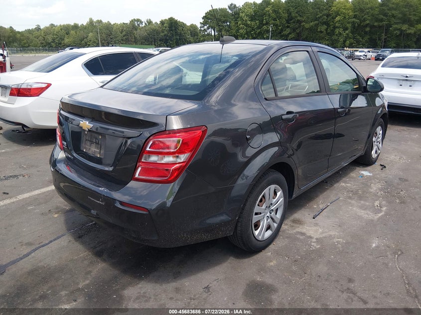 2019 CHEVROLET SONIC auction photo 4