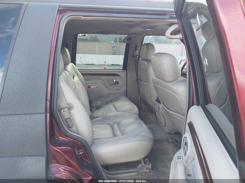 2000 Cadillac Escalade Standard VIN: 1GYEK13R9YR141991 Lot: 45683690