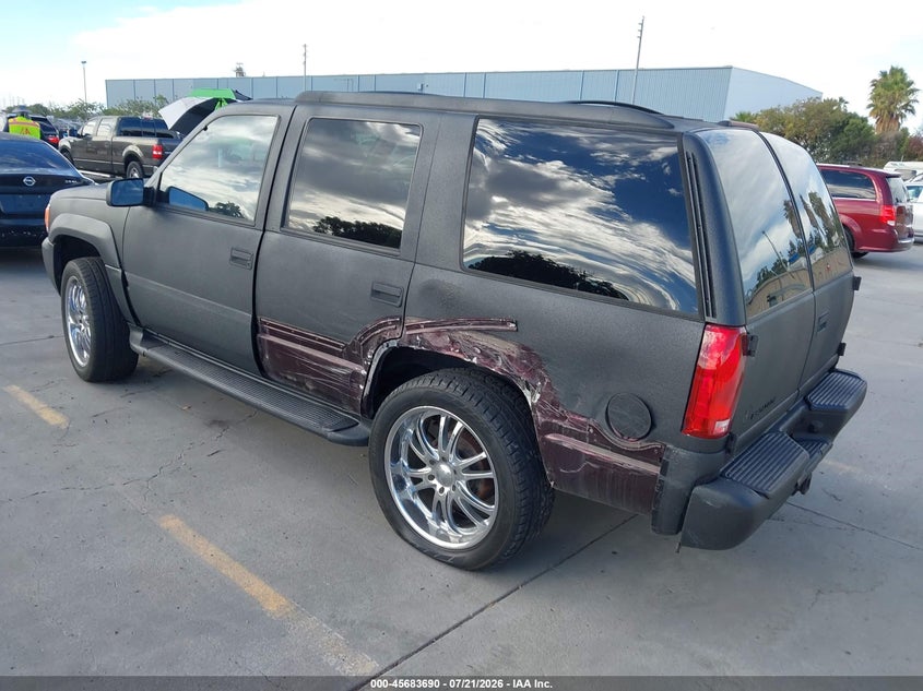 2000 CADILLAC ESCALADE auction photo 3