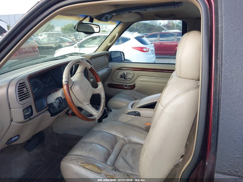 2000 CADILLAC ESCALADE auction photo 5