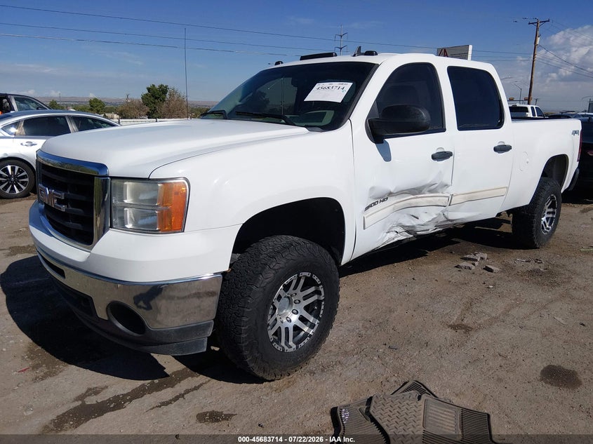 2010 GMC Sierra, Left Side, IAAI, VIN 1GT4K0BG6AF105324 — photo 2